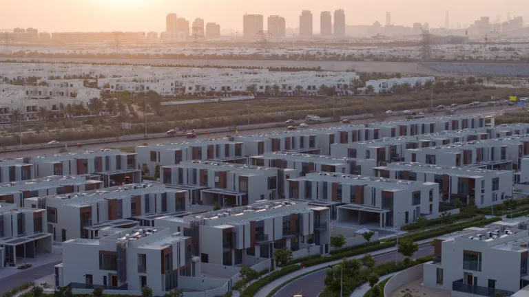 Land Ownership in Dubai: A Comparative Analysis of Freehold vs. Leasehold Options